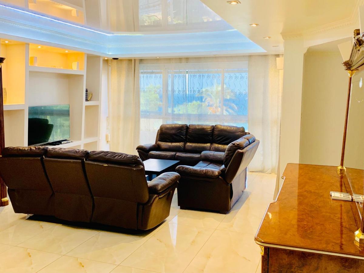 Royal Beach Front Apartments Netanya Bagian luar foto