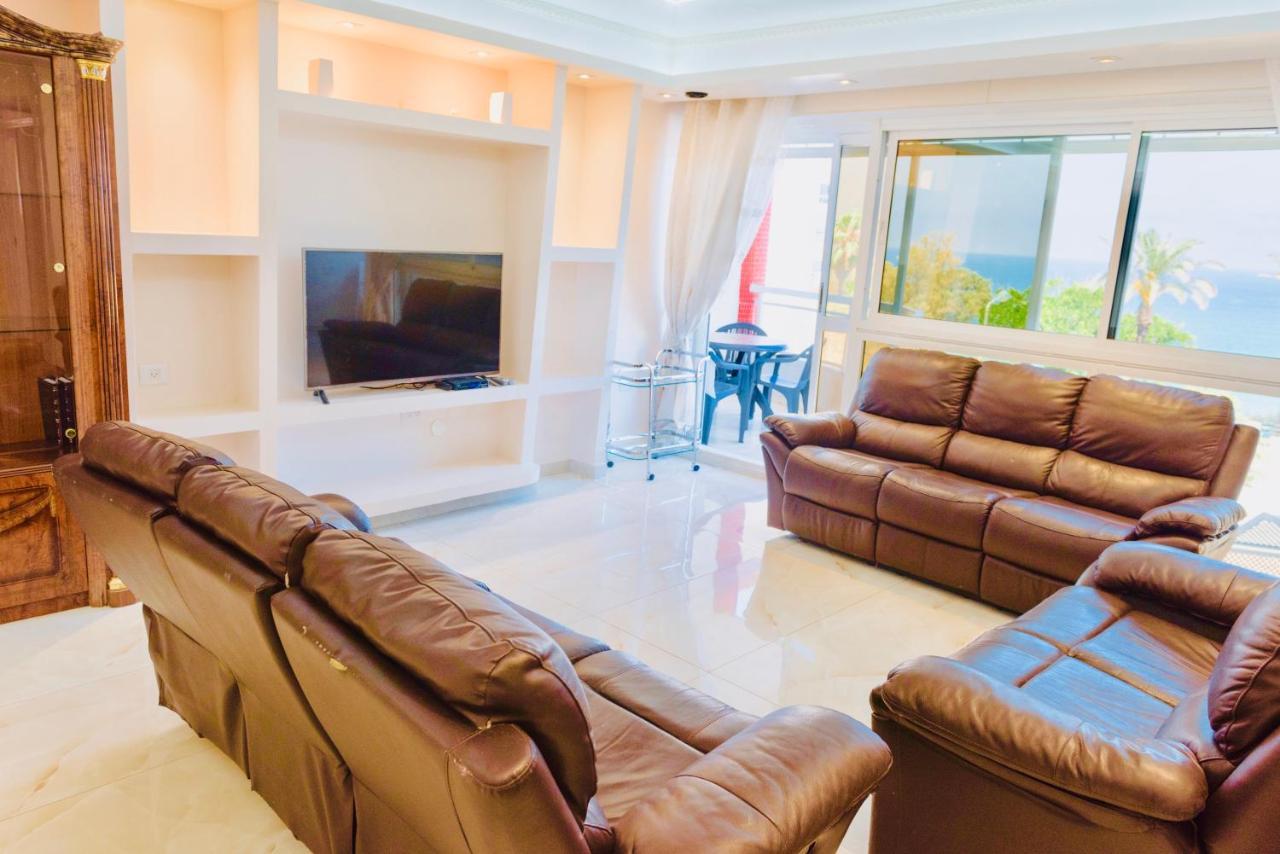 Royal Beach Front Apartments Netanya Bagian luar foto